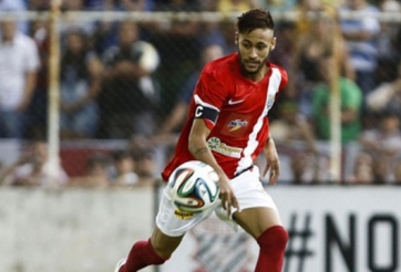 VIDEO: Siêu phẩm gắp bóng ghi bàn đầy ấn tượng của Neymar