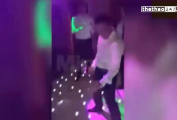 VIDEO: Cazorla nhảy cực đẹp trong bữa tiệc mừng Giáng sinh của Arsenal