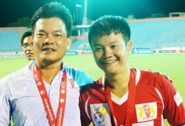 HLV Nguyễn Văn Sỹ nói gì khi gọi Văn Quyến trở lại sân cỏ?