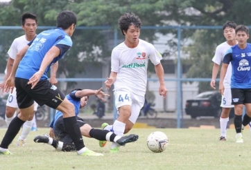 Thầy Giôm nói gì sau cú đúp của Công Phượng vào lưới Chonburi?