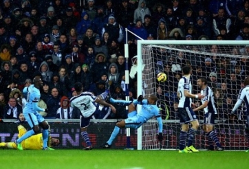 VIDEO: Pha bắt bóng nghiệp dư của thủ thành Ben Foster