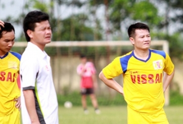 HLV Nguyễn Văn Sỹ thất vọng vì Văn Quyến 'hủy kèo' với Cần Thơ