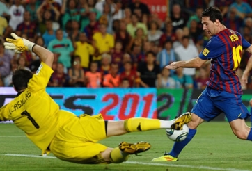 VIDEO: Những pha cứu thua xuất sắc nhất lượt đi Liga 2014/15