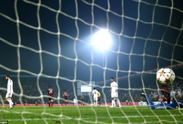 Video clip bàn thắng: Real Madrid - AC Milan - Kền kền gãy cánh