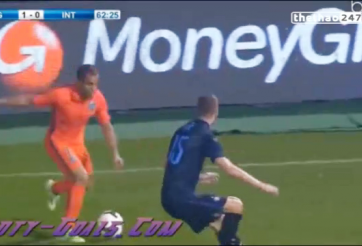 VIDEO: Xem Lucas Moura vặn sườn Vidic như Torres thời đỉnh cao