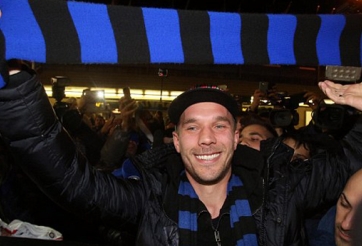 CHÍNH THỨC: Podolski đến Inter Milan