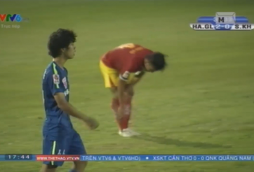 VIDEO: Công Phượng ghi bàn nâng tỷ số lên 2-0 cho HAGL