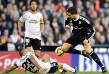 Video clip bàn thắng: Valencia 2-1 Real Madrid - Cú sốc đầu năm