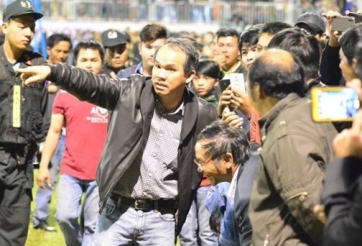 Để 'vỡ sân', bầu Đức có thể bị phạt