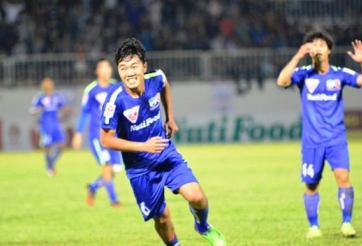 Fan Khánh Hòa trách BLV thiên vị HAGL