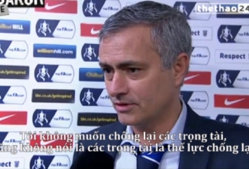 VIDEO: Thắng Watford, HLV Mourinho vẫn ''nhai lại'' bài chỉ trích trọng tài