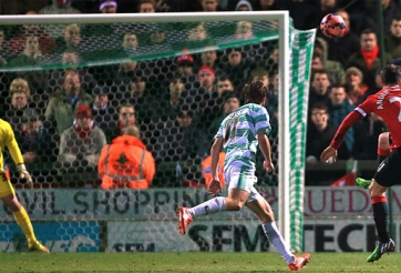 Yeovil Town 0-2 Man United: Nhọc nhằn đi tiếp