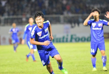 Vì sao Công Phượng trao băng đội trưởng cho Xuân Trường?