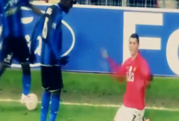 VIDEO: Balotelli phát điên vì pha ăn vạ của Ronaldo