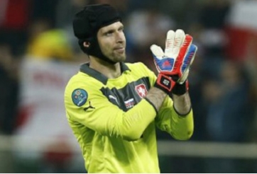 Chuyển nhượng 7/1: Tin chuyển nhượng về Cech, Berahino, Shaqiri...