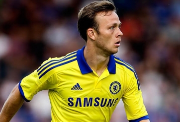 Chelsea bất ngờ gọi trung vệ Todd Kane trở lại