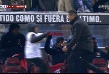 VIDEO: Màn ăn mừng đầy cảm xúc của HLV Diego Simeone và con trai