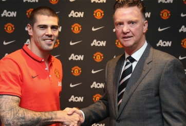 Manchester United công bố hợp đồng đầu tiên