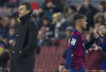 Neymar bực tức với HLV Enrique