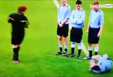 VIDEO: Cầu thủ ăn vạ ngay cả với... trọng tài