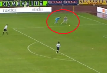 VIDEO: Thủ thành Buffon liều lĩnh lừa bóng qua Higuain