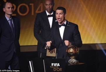 VIDEO: Ronaldo giành danh hiệu Quả Bóng Vàng 2014