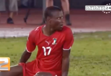 Video hài hước: Pha ăn vạ 'thảm thiết' dù không ai quan tâm