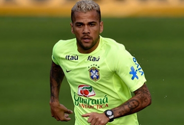 Dani Alves bất ngờ thay đổi kế hoạch chia tay Barca