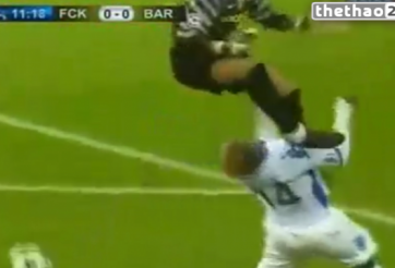 VIDEO: Pha kung-fu lừng danh của Victor Valdes một thời