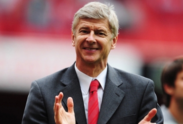 HLV Wenger mang tin vui chuyển nhượng đến NHM Arsenal