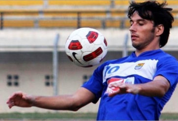 Ngoại binh đá cặp với Công Phượng có thành tích ghi bàn nghèo nàn