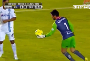 VIDEO: Pha bóng tiểu xảo hài hước của Ronaldinho