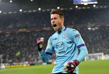 Arsenal nhắm thủ môn Brazil thay Szczesny