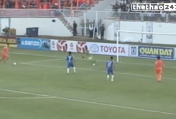 VIDEO: Tiền đạo Đà Nẵng nhảy múa trong vòng vây của hậu vệ HAGL