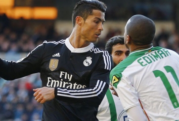 Real thắng nhọc, Barca chơi tennis