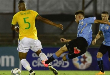 VIDEO: Sao trẻ Brazil giả vờ chấn thương câu giờ lộ liễu