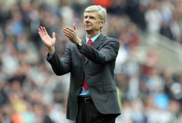 HLV Arsene Wenger mang tin buồn cho CĐV Arsenal