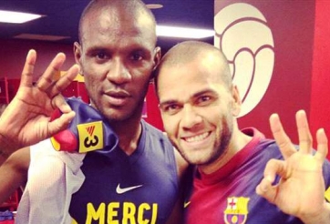 Abidal mong Barca giữ chân Alves