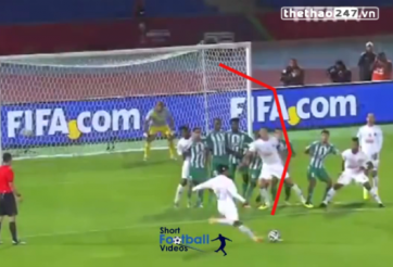 VIDEO: Ronaldinho sút phạt đẹp như tranh vẽ