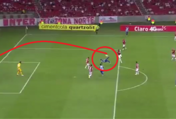 VIDEO: Vũ công Samba tái hiện cú xe đạp chổng ngược thần thánh của Ibrahimovic