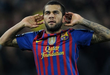 Có người thay thế, Barca đồng ý để Alves đến MU