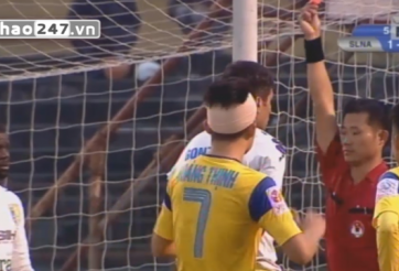 VIDEO: Ngoại binh 'khủng' của Hà Nội T&T liên tiếp gây thảm họa