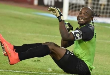 VIDEO: Màn ăn mừng đã trở thành thương hiệu của thủ môn CHDC Congo