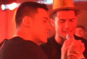 VIDEO: Ronaldo trổ tài ca hát cực đỉnh trong lễ sinh nhật