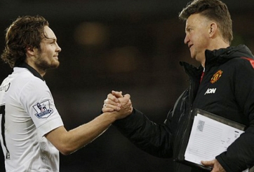 Thoát thua gang tấc, Van Gaal bất ngờ cảm ơn học trò