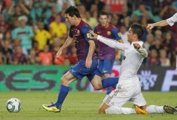 VIDEO: Khi các siêu sao làm bẽ mặt nhau trên sân cỏ