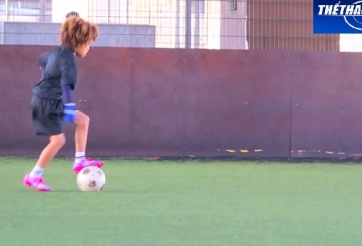 VIDEO: Thần đồng bóng đá 8 tuổi của Chelsea trình diễn kĩ thuật chóng mặt