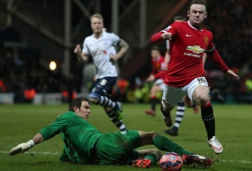 VIDEO: Rooney 'ăn vạ' kiếm penalty cho Man United