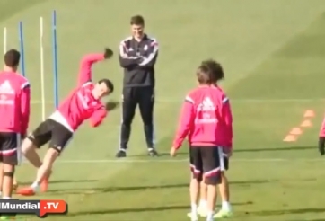 VIDEO: Bale bị đồng đội chọc quê vì pha xử lí kỹ thuật... hỏng