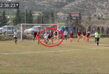 VIDEO: Siêu phẩm ngả bàn đèn như Ibra của cầu thủ nghiệp dư